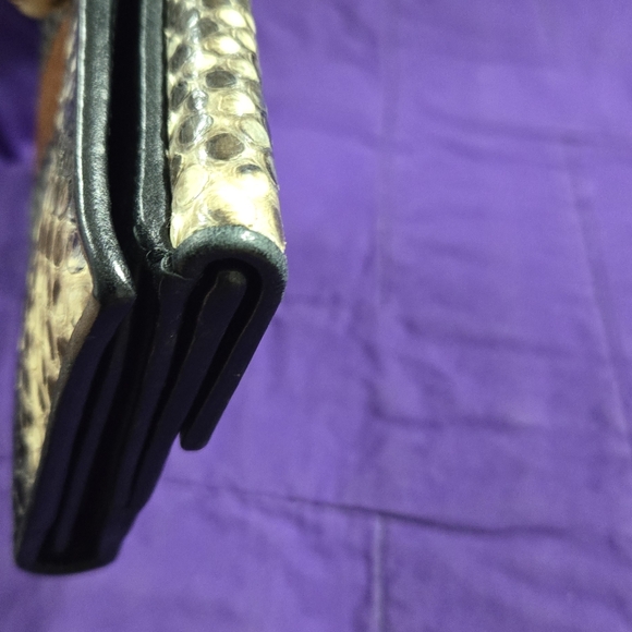 Gucci Python Continental Wallet With Tiger Head Closure With COA - Picture 5 of 16